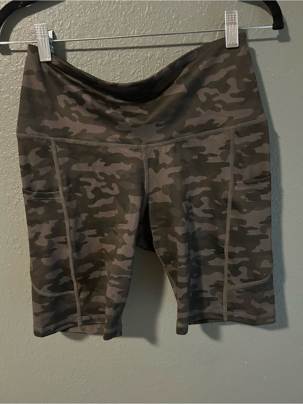 Brand new with tags Letsfit brand camo print bike shorts with pockets. Size M